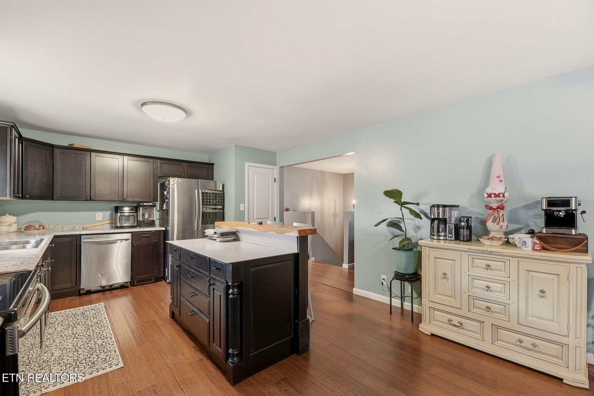 2322 Alice Bell Road Knoxville, TN 37914 - Photo 10 of 32 10-web-or-mls-DSC_0717