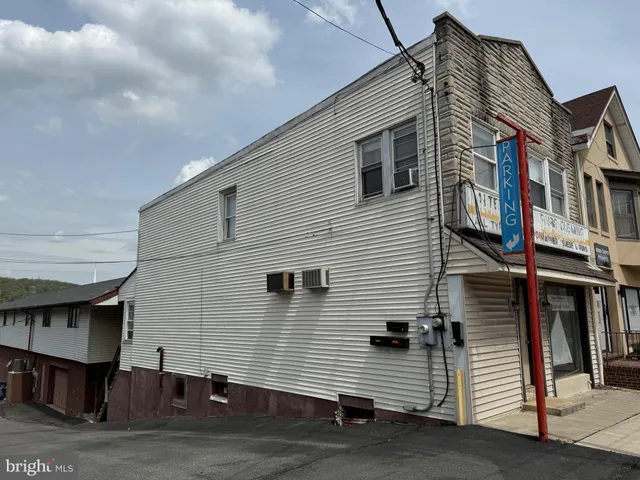 $1,300 | 2441 Perkiomen Avenue, Reading, PA 19606