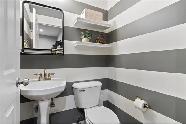 $649,999 | 1012 South Loomis Street, Unit D, Chicago, IL 60607