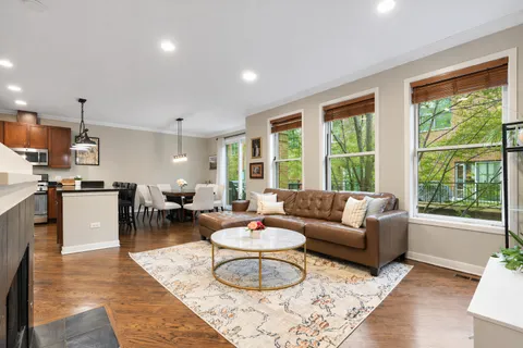 $649,999 | 1012 South Loomis Street, Unit D, Chicago, IL 60607