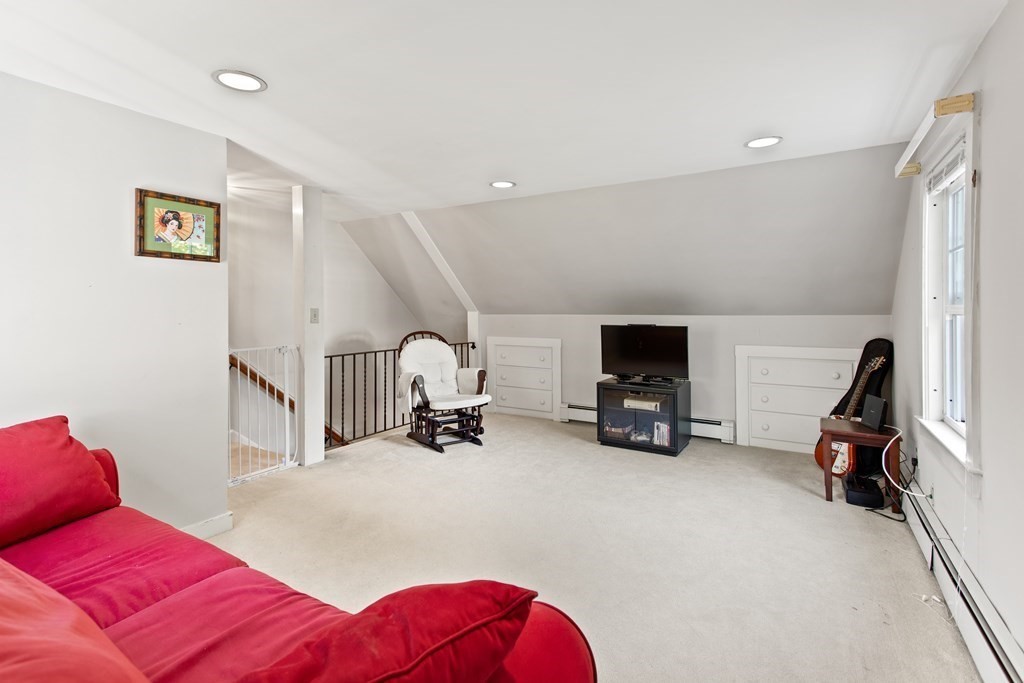 27 Warren Road Attleboro, MA 02703 - Photo 17 of 29 Gallery Image 17