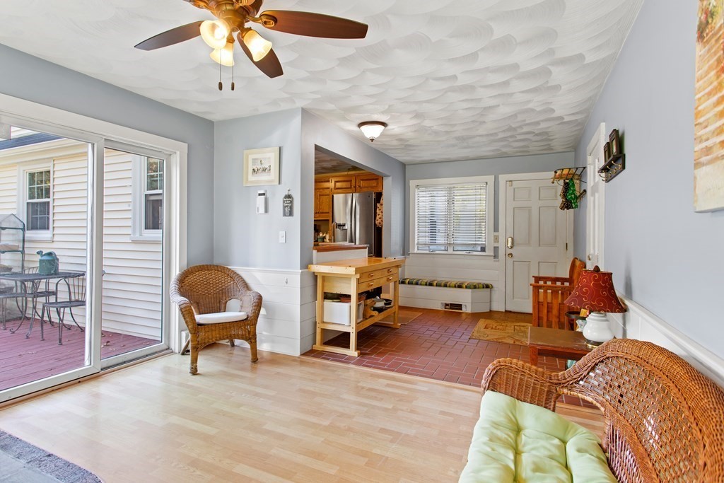 27 Warren Road Attleboro, MA 02703 - Photo 7 of 29 Gallery Image 7