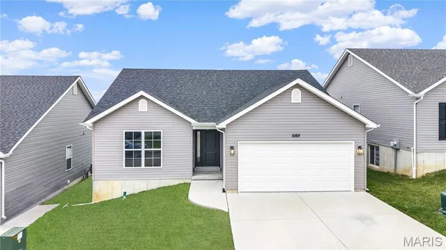 $319,900 | 1069 Providence Way, Herculaneum, MO 63048