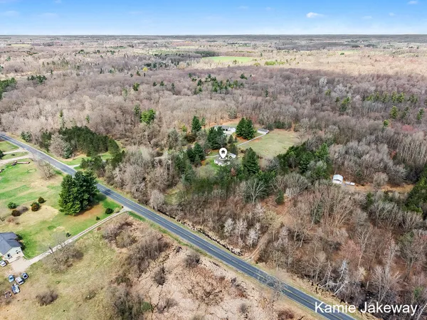 $275,000 | 1720 West Fenwick Road, Fenwick, MI 48834