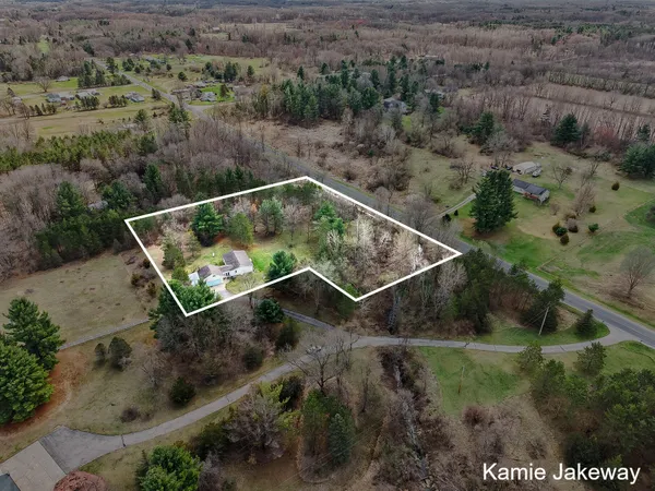 $275,000 | 1720 West Fenwick Road, Fenwick, MI 48834
