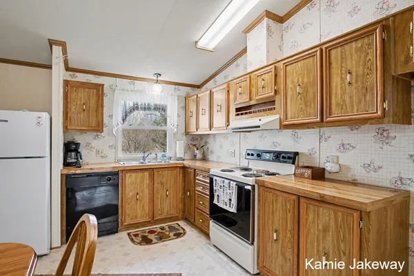 $275,000 | 1720 West Fenwick Road, Fenwick, MI 48834