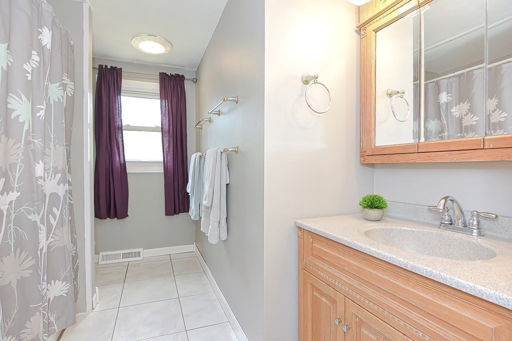 14 Crimson Road Billerica, MA 01821 - Photo 22 of 30 Gallery Image 22