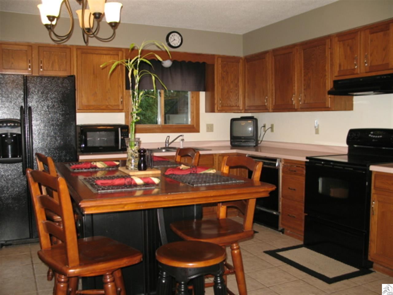 1020 Almac Drive Proctor, MN 55810 - Photo 4 of 17 Kitchen