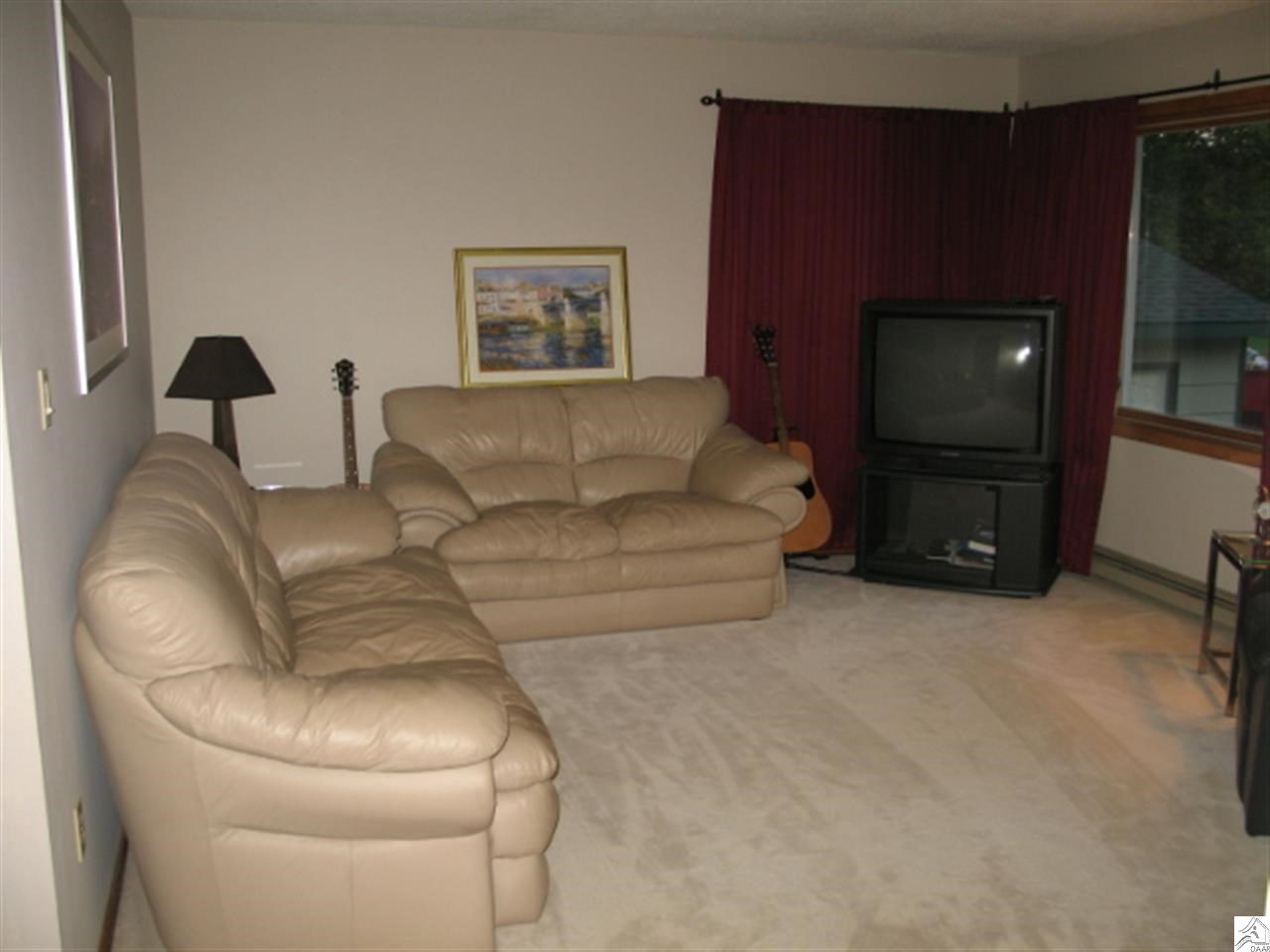 1020 Almac Drive Proctor, MN 55810 - Photo 6 of 17 Living Room
