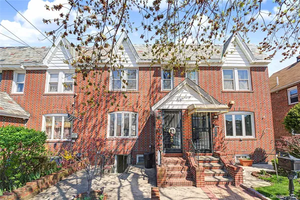 $998,000 | 151-45 20th Road | Whitestone