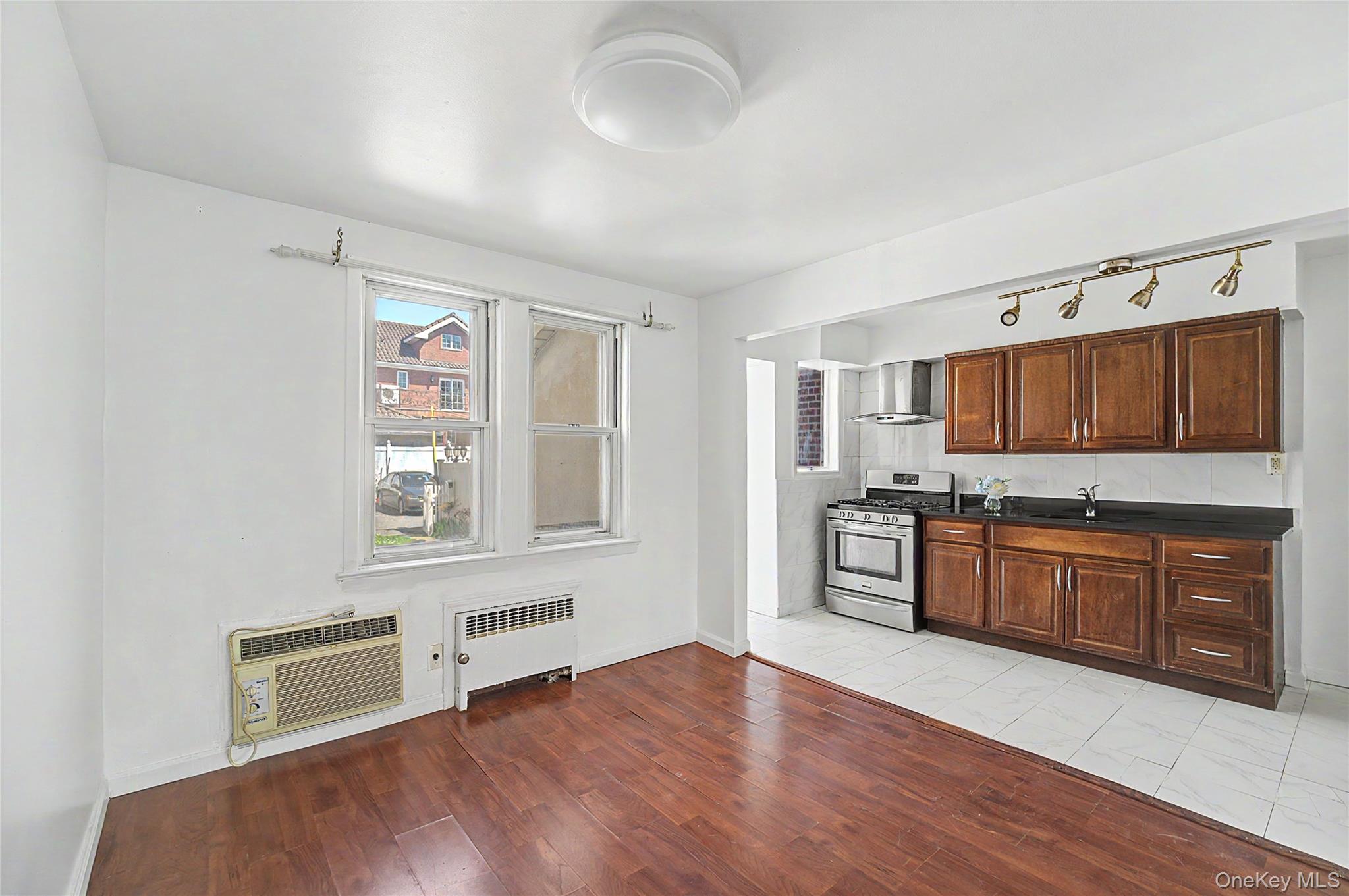 151-45 20th Road Queens, NY 11357 - Photo 11 of 32