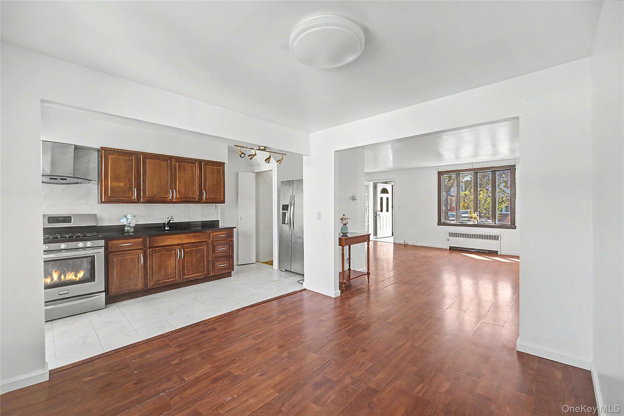 151-45 20th Road Queens, NY 11357 - Photo 9 of 32