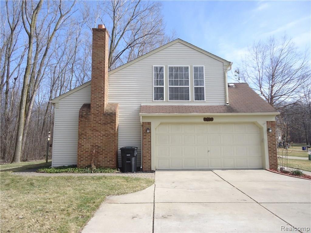 side entry garage.JPG