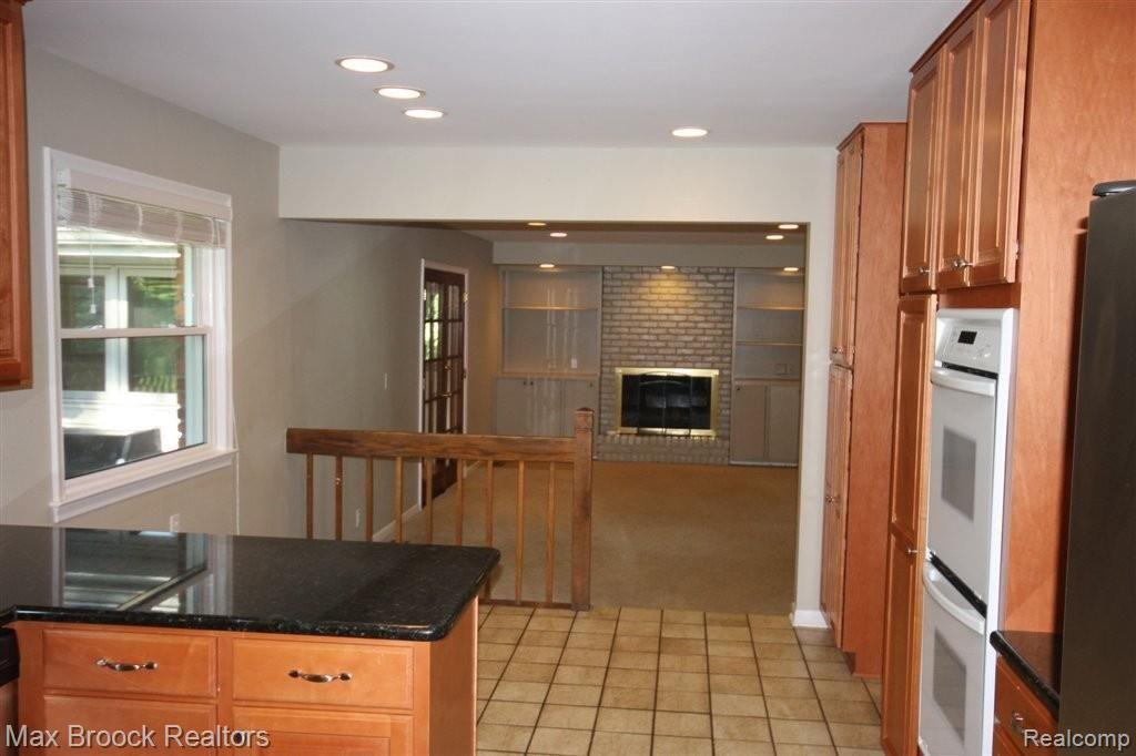 4176 Fieldbrook Road West Bloomfield, MI 48323 - Photo 12 of 31 IMG_2267.JPG