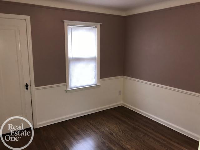 1824 Roslyn Road Grosse Pointe, MI 48236 - Photo 15 of 28 31344733-14.JPG