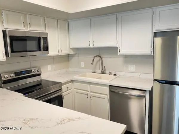 $310,000 | 2122 East Kirkland Lane, Unit 3, Tempe, AZ 85281