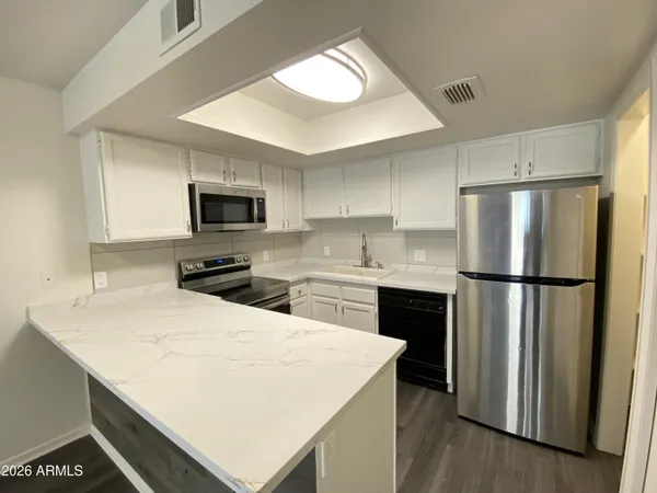 $310,000 | 2122 East Kirkland Lane, Unit 3, Tempe, AZ 85281