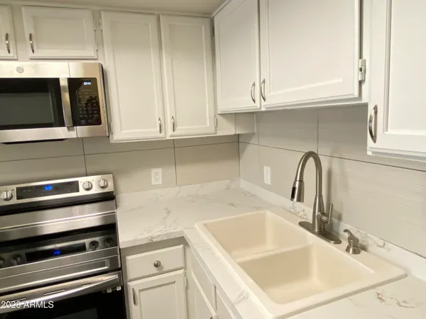 $310,000 | 2122 East Kirkland Lane, Unit 3, Tempe, AZ 85281