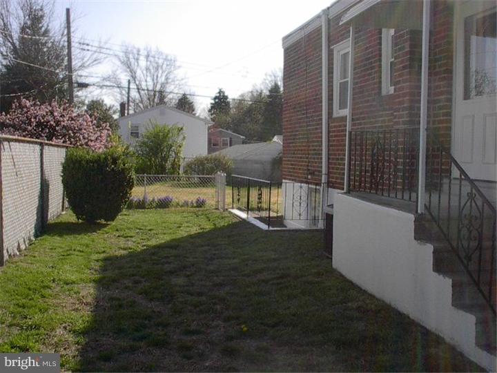 618 Sherrie Road Philadelphia, PA 19115 - Photo 3 of 9 Exterior Side