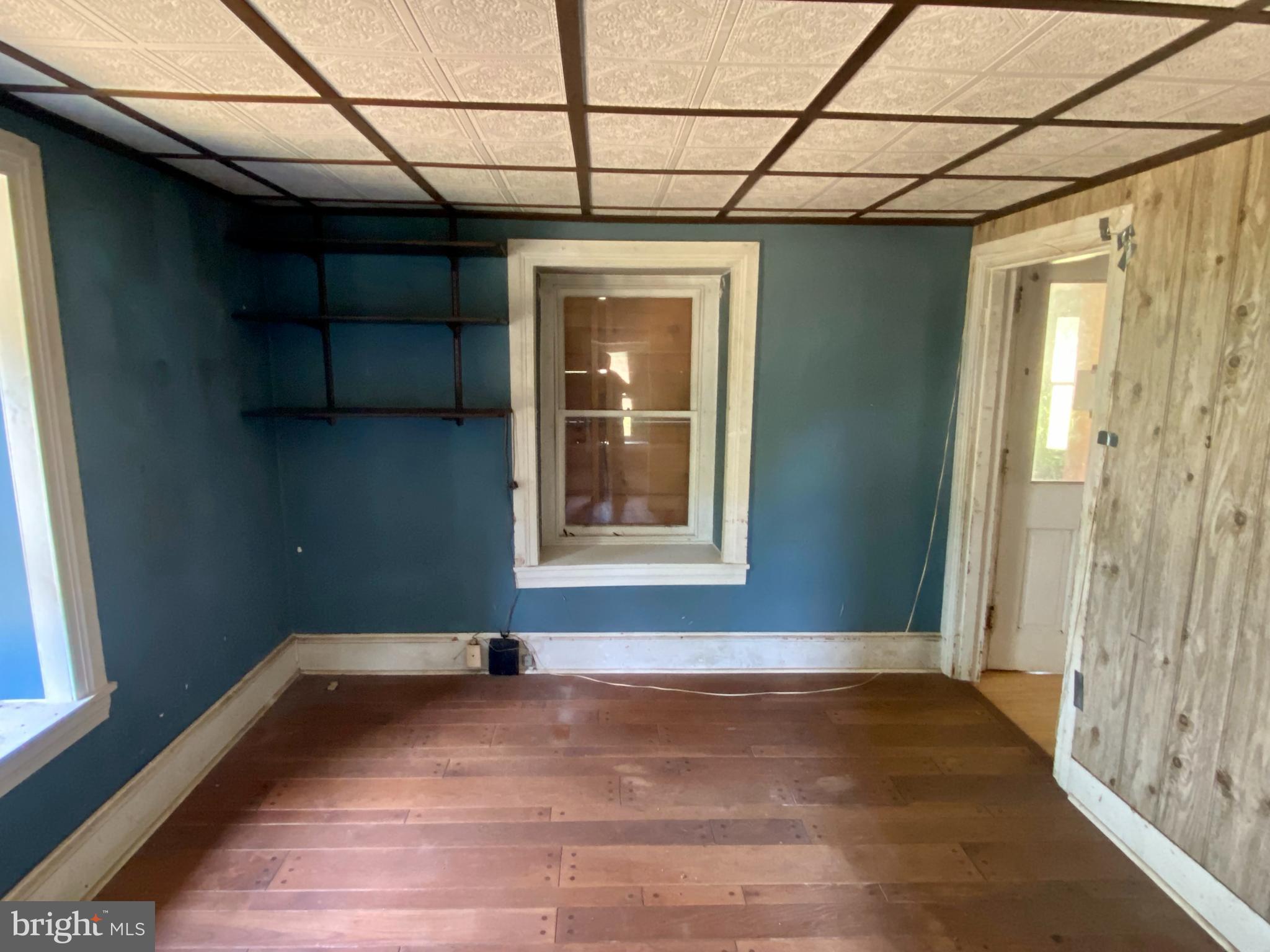 1868 Shenkel Road Pottstown, PA 19465 - Photo 23 of 30 Living Room