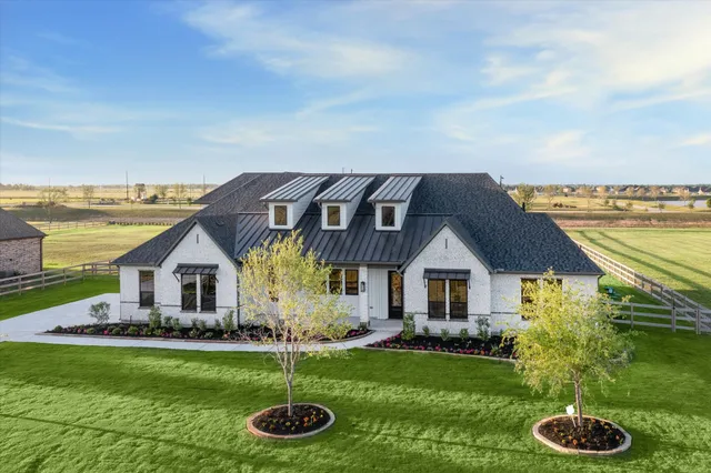 $974,900 | 1020 Lake Breeze Drive, Waller, TX 77484