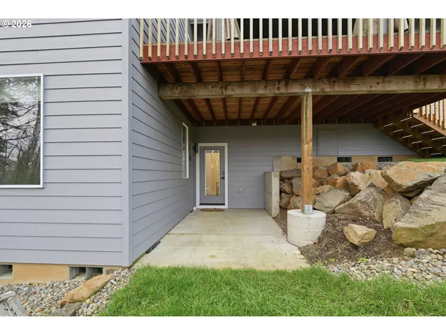 $650,000 | 2135 37th Place, Springfield, OR 97477