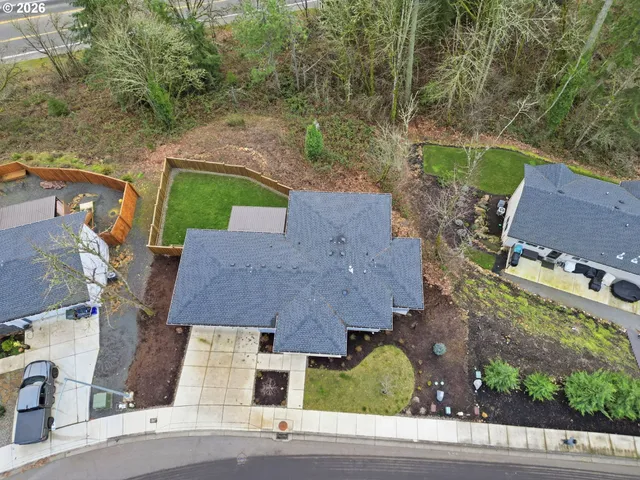 $650,000 | 2135 37th Place, Springfield, OR 97477