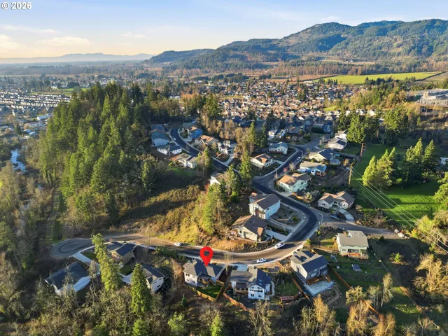 $650,000 | 2135 37th Place, Springfield, OR 97477