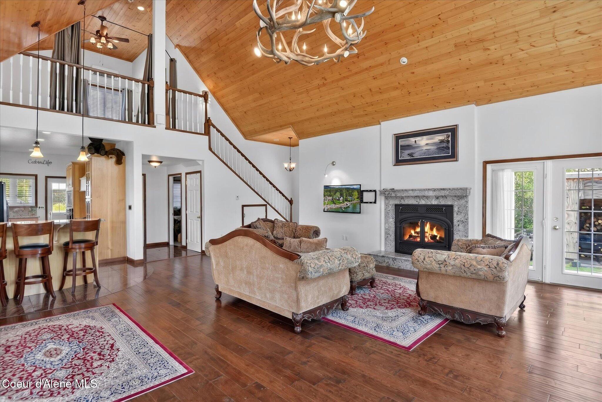 723 Evergreen Road Sagle, ID 83860 - Photo 11 of 40 09-126582767
