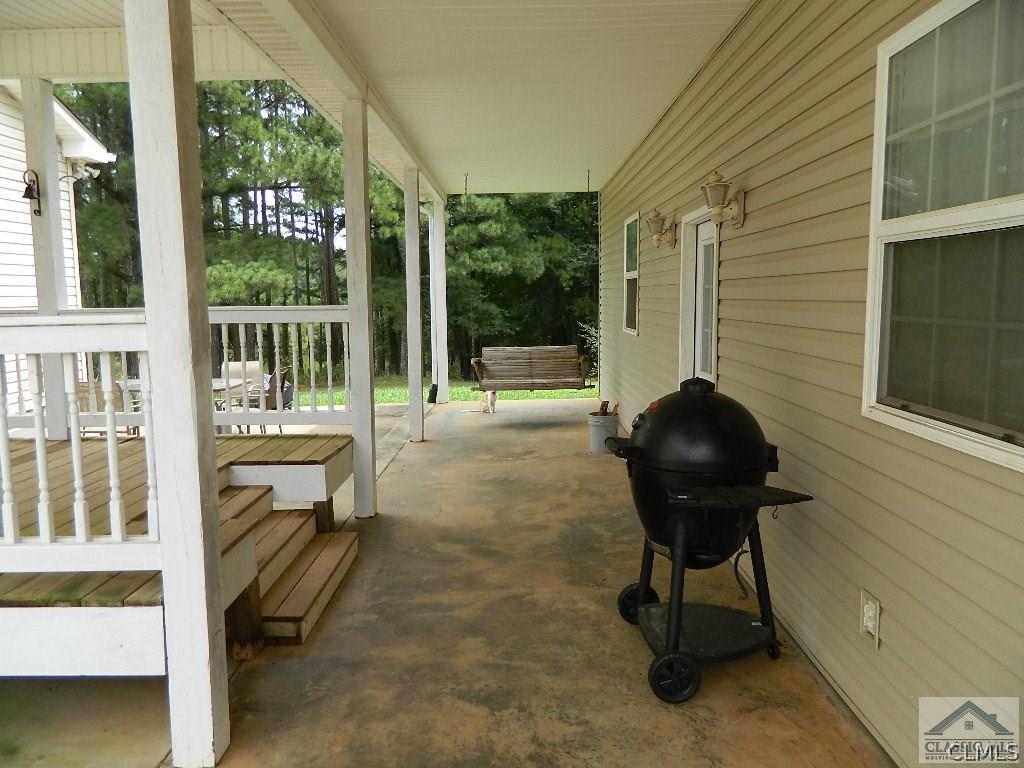 199 Young Road Rayle, GA 30660 - Photo 9 of 42 Gallery Image 9