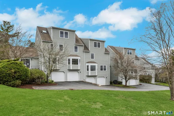 $775,000 | 19 Prospect Ridge, Unit 27, Ridgefield, CT 06877