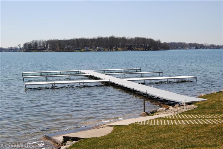 7 Shore Acres Road Cassopolis, MI 49031 - Photo 1 of 15 Primary Photo