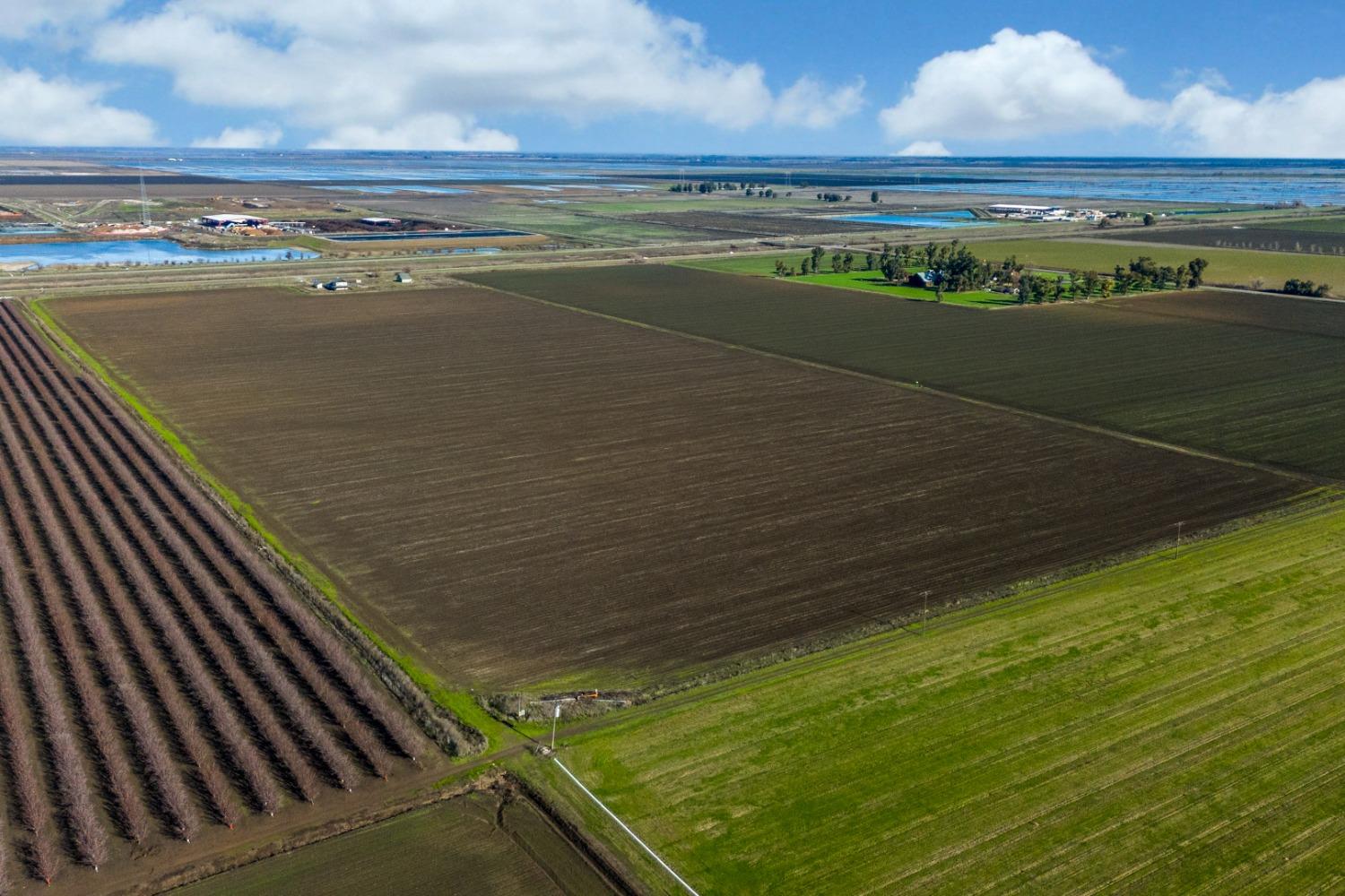 44643 County Road 29 Davis, CA 95618 - Photo 32 of 36 a view of an ocean from a balcony