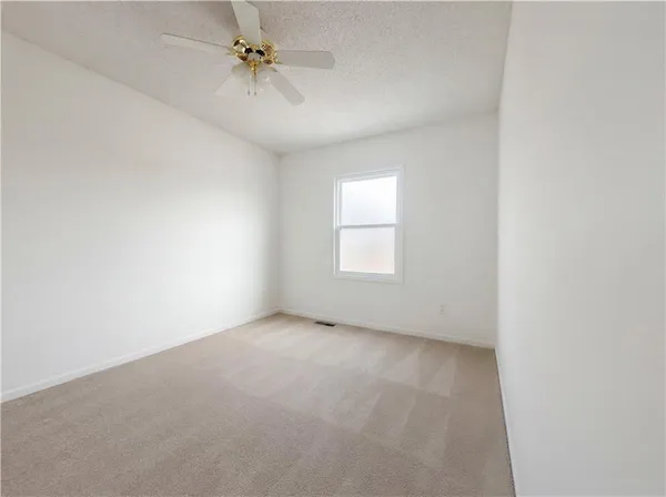 $325,000 | 14110 Lora Street, Smithville, MO 64089