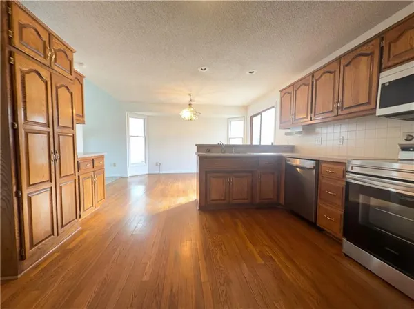 $325,000 | 14110 Lora Street, Smithville, MO 64089