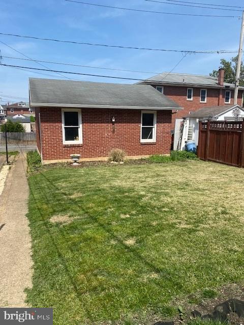 112 North Miller Street, Unit 2 Reading, PA 19607 - Photo 23 of 24 a house view with a garden space