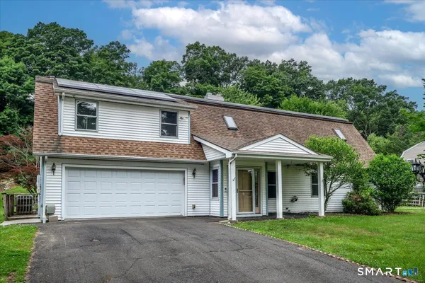 $519,900 | 6 Caye Road, Danbury, CT 06811