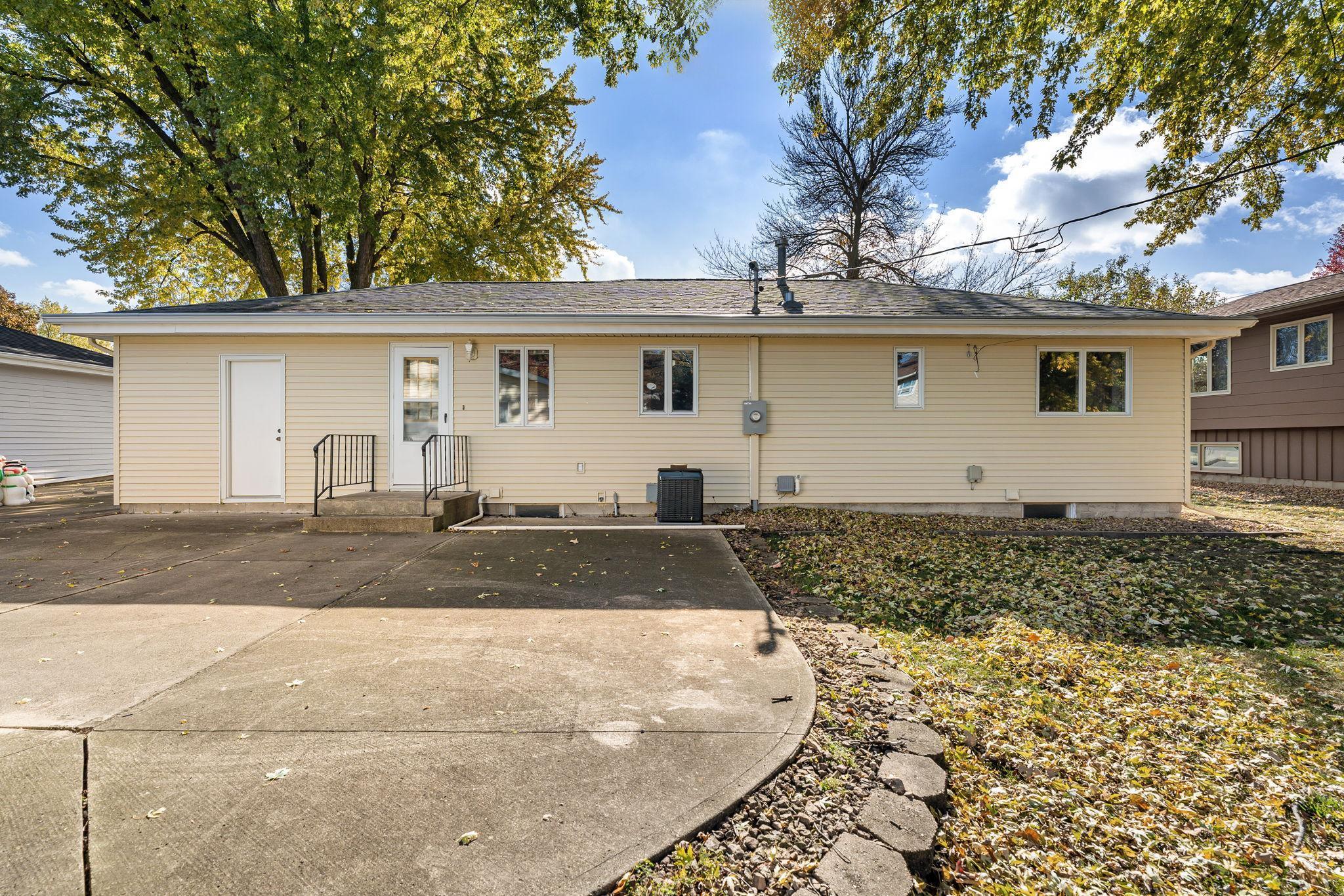 313 Glenn Road Albert Lea, MN 56007 - Photo 11 of 32