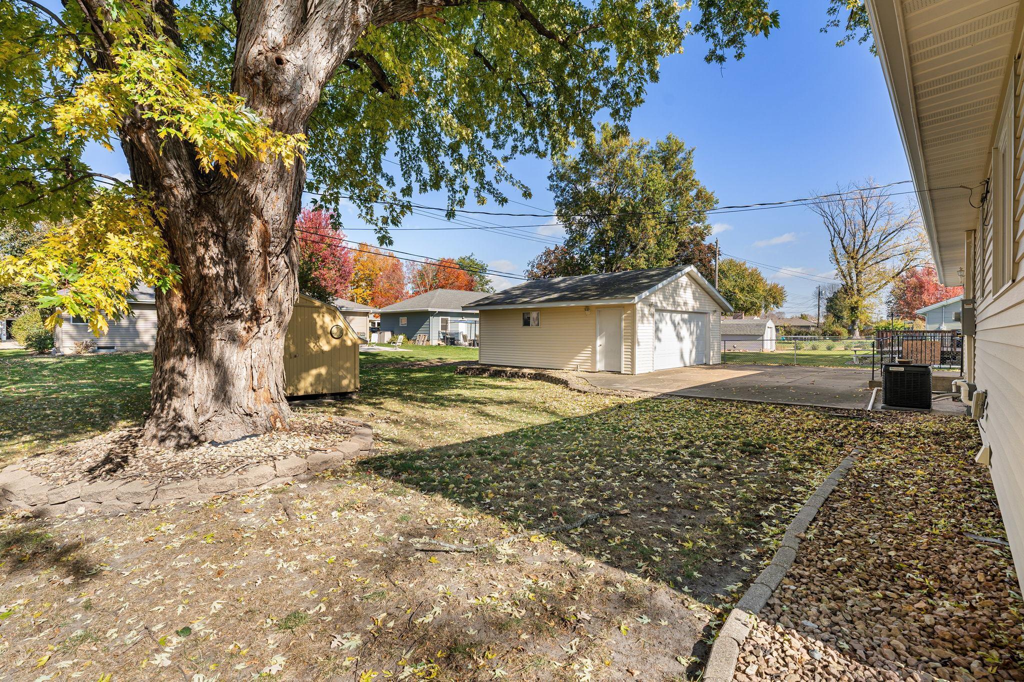 313 Glenn Road Albert Lea, MN 56007 - Photo 12 of 32