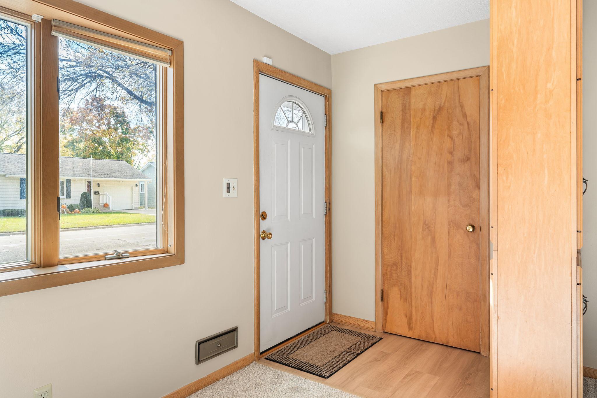 313 Glenn Road Albert Lea, MN 56007 - Photo 13 of 32