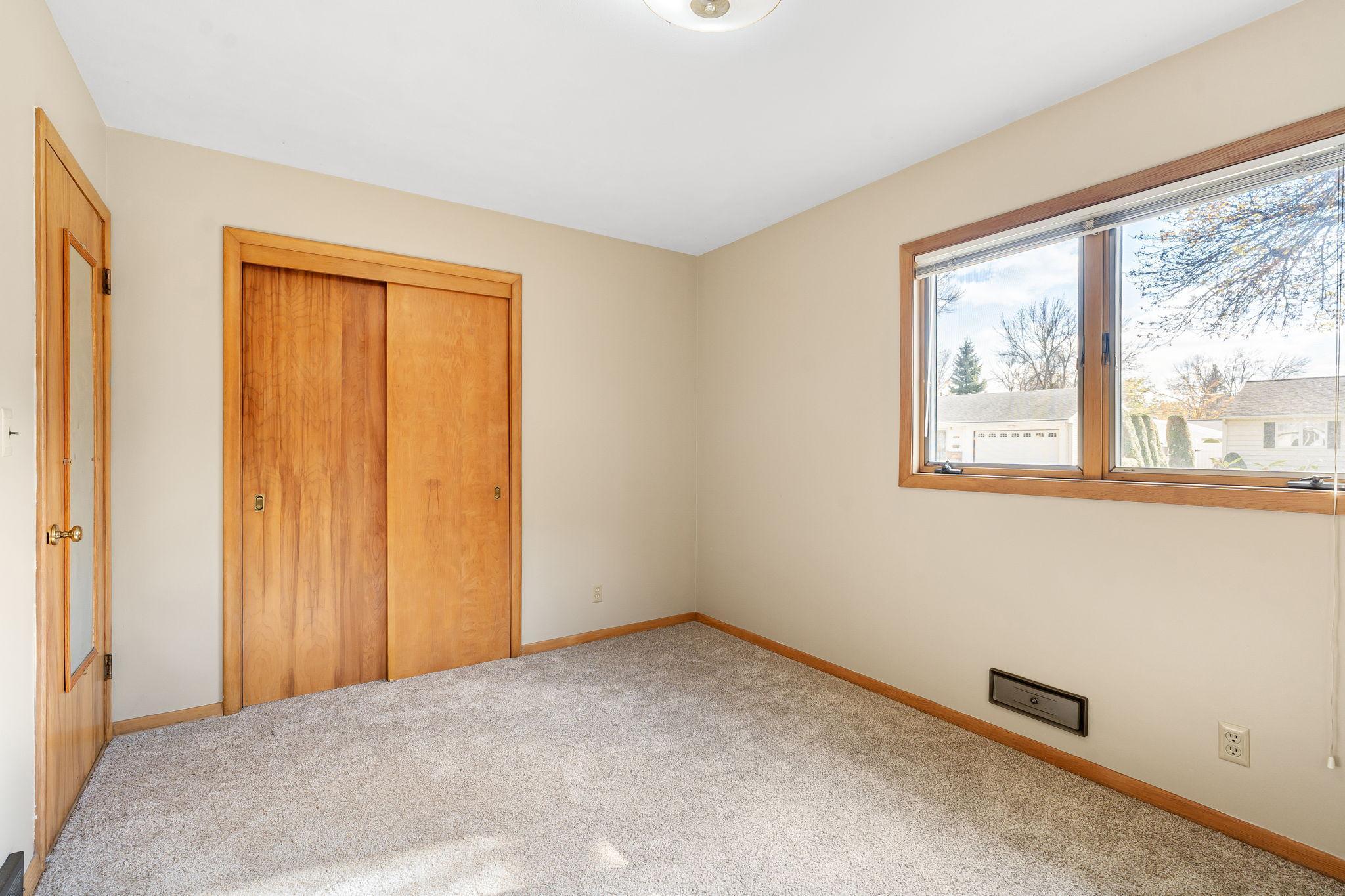 313 Glenn Road Albert Lea, MN 56007 - Photo 18 of 32