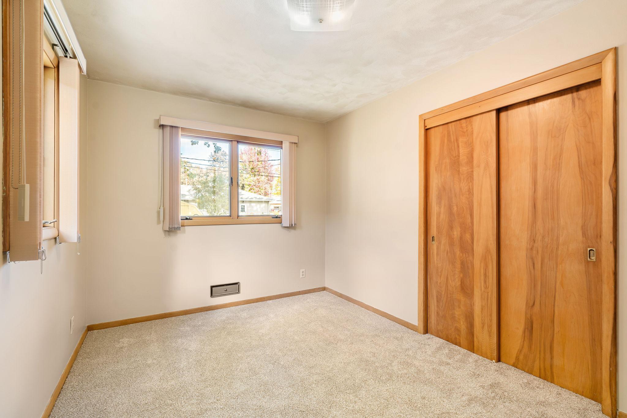 313 Glenn Road Albert Lea, MN 56007 - Photo 20 of 32