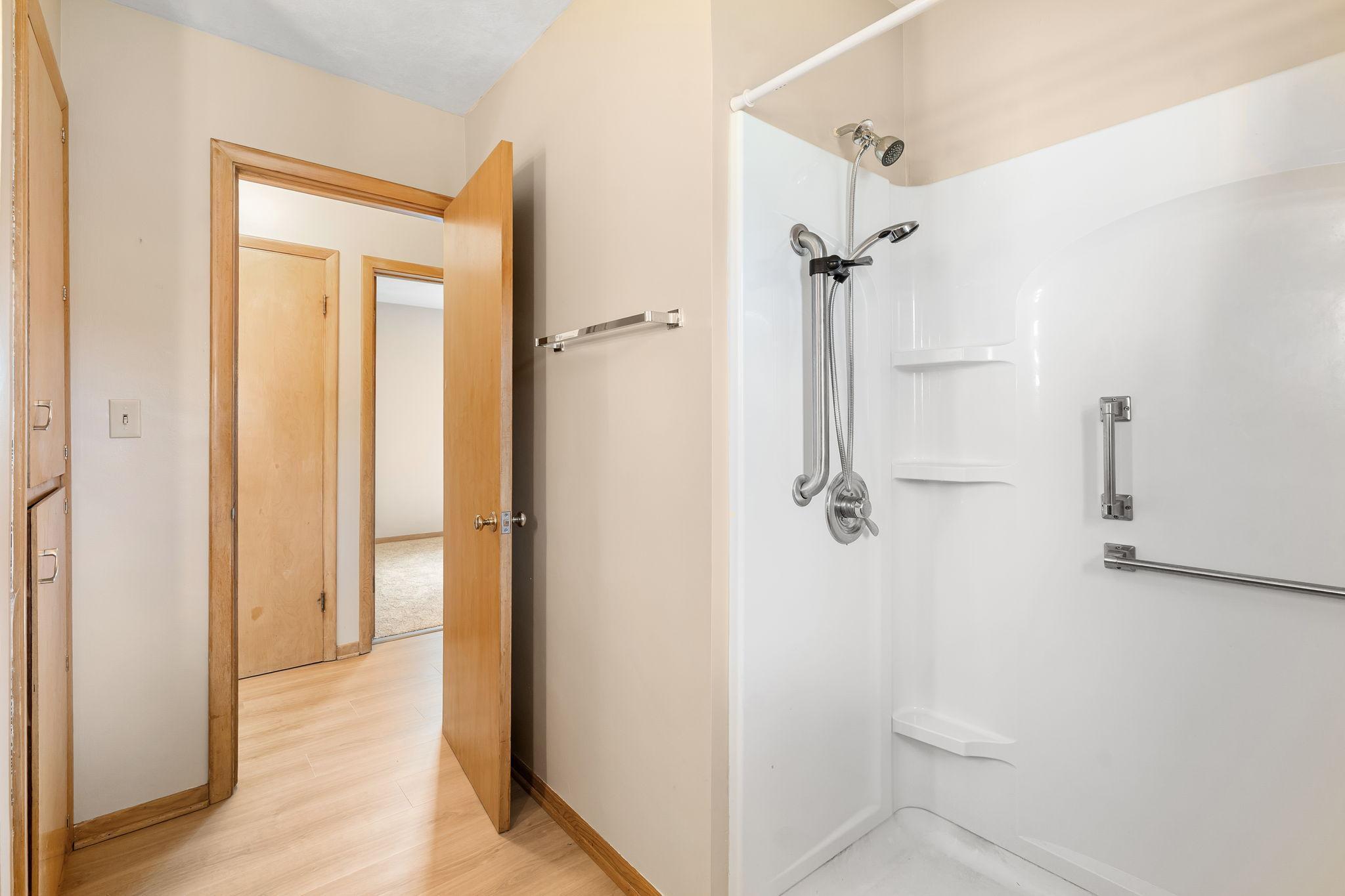 313 Glenn Road Albert Lea, MN 56007 - Photo 22 of 32