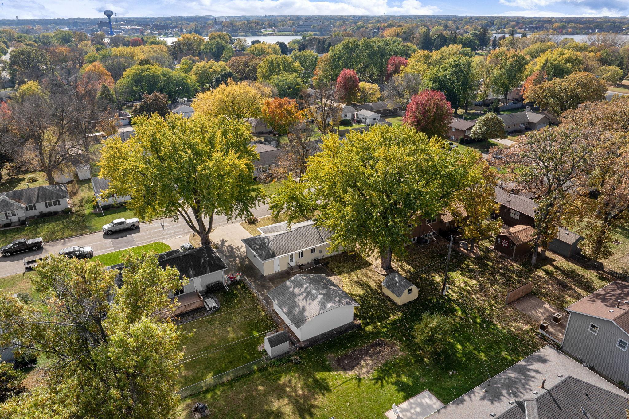 313 Glenn Road Albert Lea, MN 56007 - Photo 3 of 32