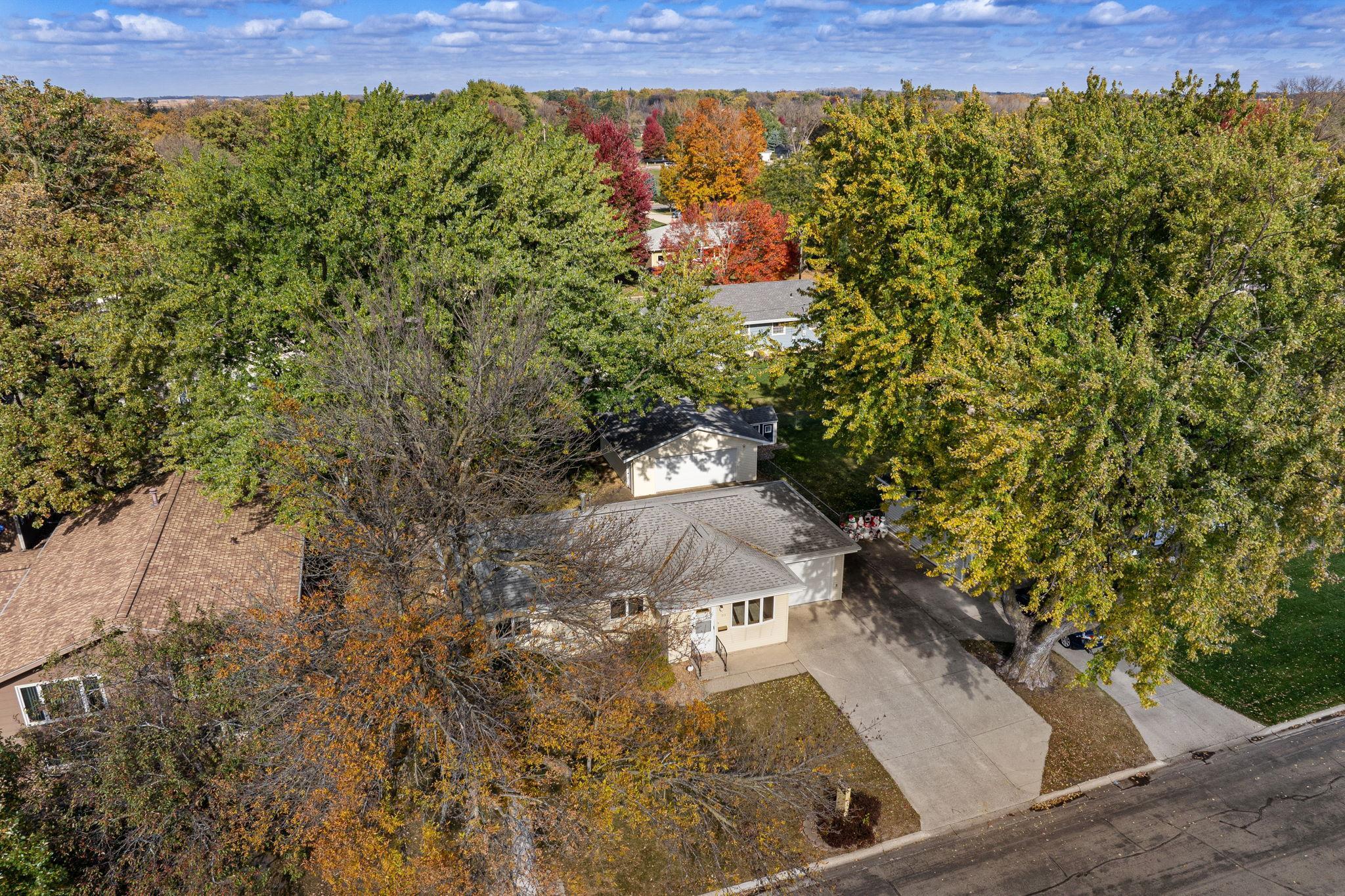 313 Glenn Road Albert Lea, MN 56007 - Photo 5 of 32