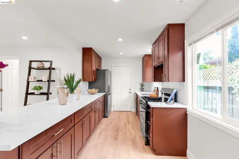 $1,080,000 | 1631 Via Ventana, San Lorenzo, CA 94580