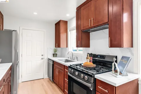 $1,080,000 | 1631 Via Ventana, San Lorenzo, CA 94580