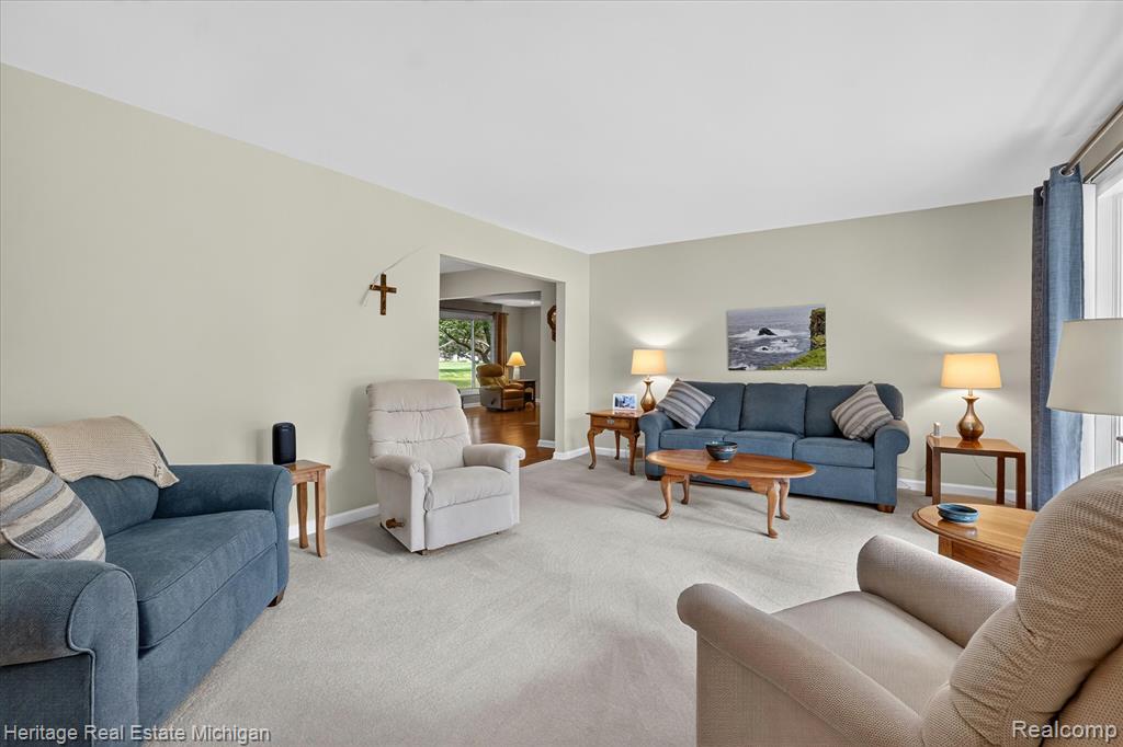 14038 Hogan Road Linden, MI 48451 - Photo 4 of 53