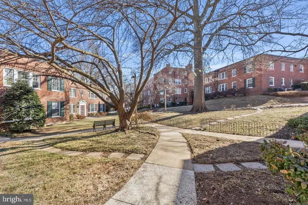 $1,850 | 1902 North Rhodes Street, Unit 66, Arlington, VA 22201