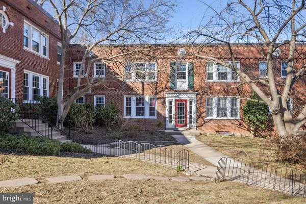 $1,850 | 1902 North Rhodes Street, Unit 66, Arlington, VA 22201